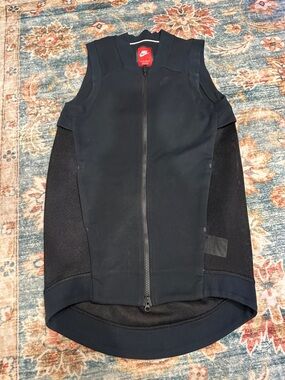 Nike Tech Sleeveless Zip Vest Mesh Panels Sz XS